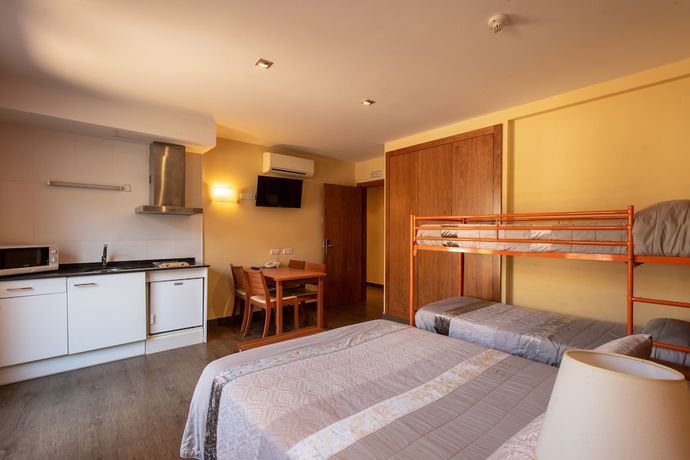Imagen de la habitación del Apartahotel Cal Mar&ccedil;al. Foto 15