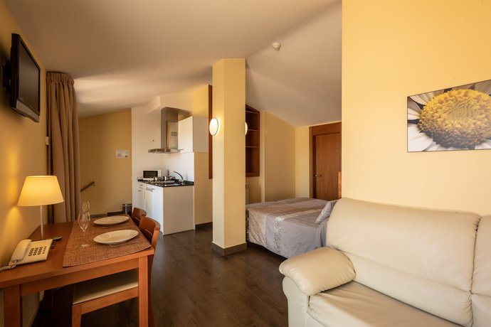 Imagen de la habitación del Apartahotel Cal Mar&ccedil;al. Foto 16