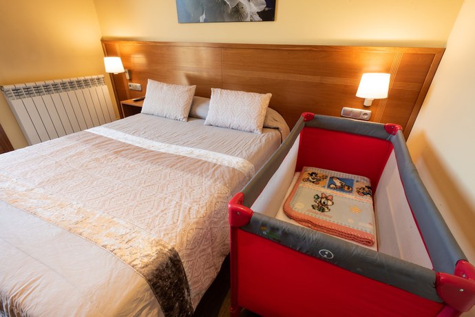 Imagen de la habitación del Apartahotel Cal Mar&ccedil;al. Foto 17