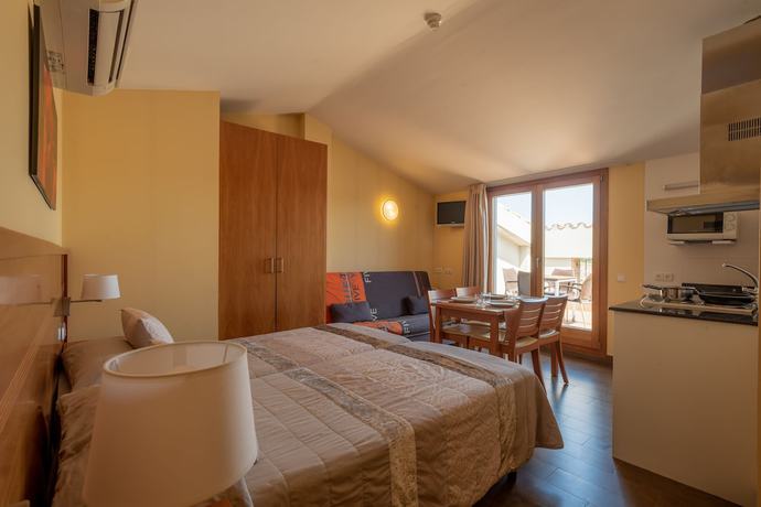 Imagen de la habitación del Apartahotel Cal Mar&ccedil;al. Foto 18