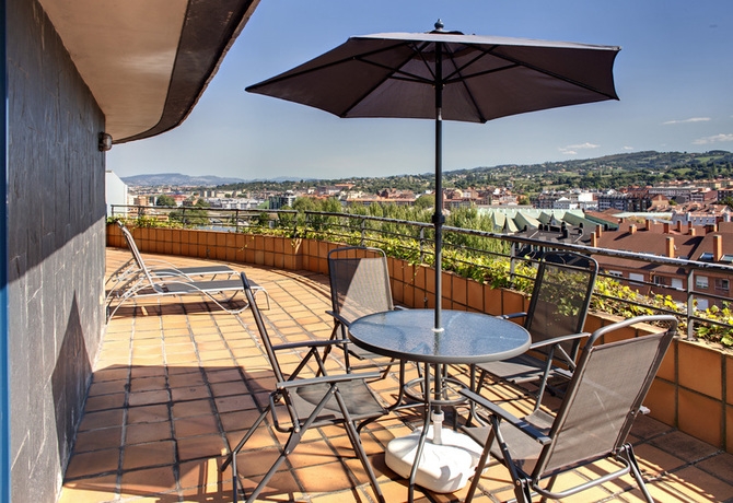 Imagen de los exteriores del Apartahotel Campus, Oviedo. Foto 16