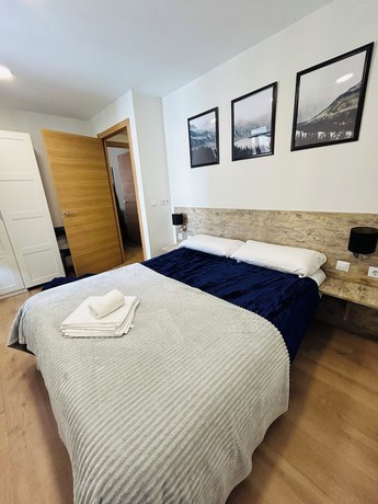 Imagen de la habitación del Apartahotel Canfranc. Foto 15