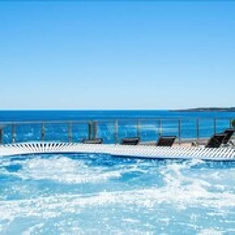 Imagen de la piscina del Apartahotel Cap De Mar. Foto 19