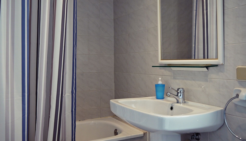 Imagen de la habitación del Apartahotel Casablanca Hotel Studios. Foto 12