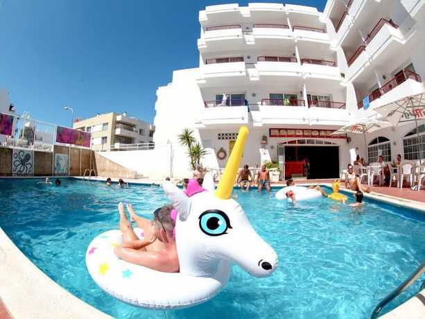 Imagen de la piscina del Apartahotel Casita Blanca. Foto 20