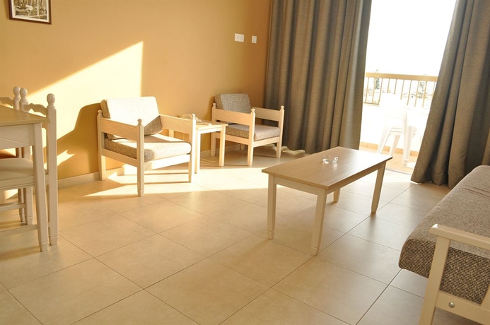 Imagen de los interiores del Apartahotel Christabelle Hotel Apartments. Foto 11