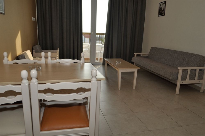 Imagen de los interiores del Apartahotel Christabelle Hotel Apartments. Foto 12