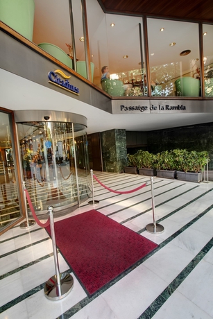 Imagen general del Apartahotel Citadines Ramblas Barcelona. Foto 3