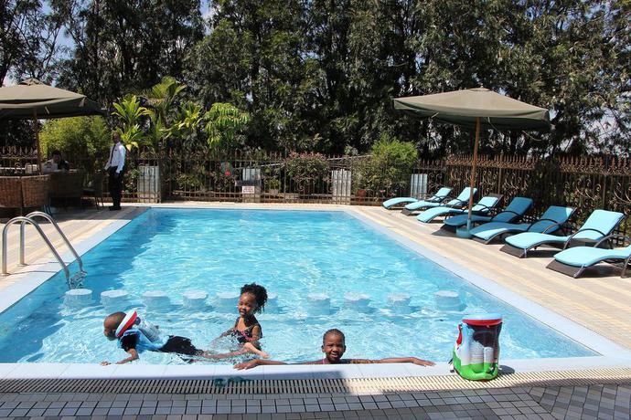 Imagen de la piscina del Apartahotel Clarence House Nairobi. Foto 17