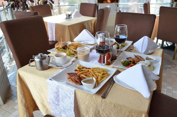 Imagen del bar/restaurante del Apartahotel Clarence House Nairobi. Foto 5