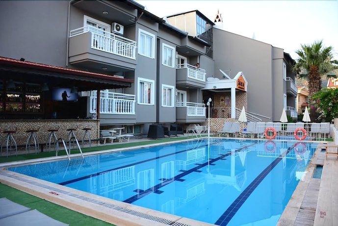 Imagen de la piscina del Apartahotel Club Ako Apartments. Foto 13