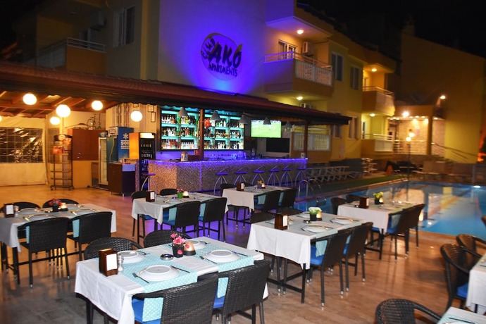 Imagen del bar/restaurante del Apartahotel Club Ako Apartments. Foto 3