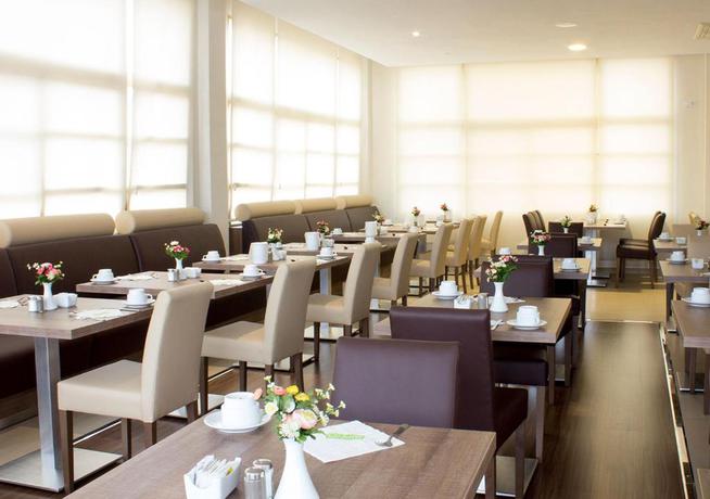 Imagen del bar/restaurante del Apartahotel Club Simo. Foto 3