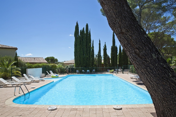 Imagen de la piscina del Apartahotel Comfort Frejus La Tour de Mare. Foto 15