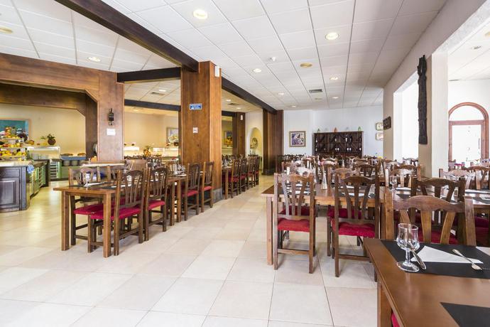 Imagen del bar/restaurante del Apartahotel Comitas Tramontana Park. Foto 2