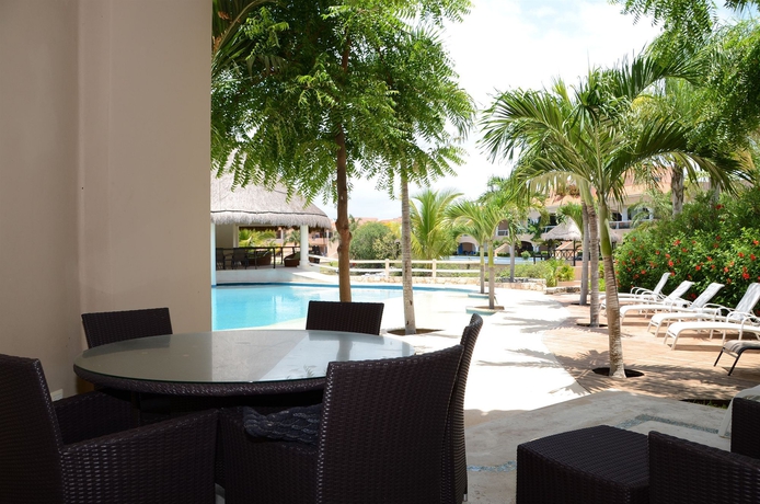 Imagen de los exteriores del Apartahotel Coral Maya Stay Suites. Foto 11