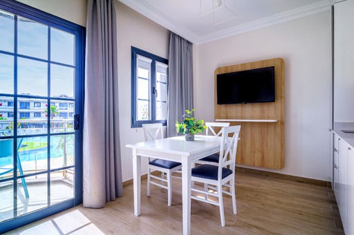 Imagen general del Apartahotel Cordial Marina Blanca. Foto 3