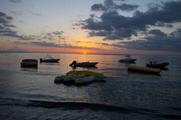 Imagen de los exteriores del Apartahotel Costantiana Beach Hotel Apartments. Foto 14