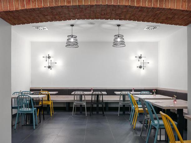 Imagen del bar/restaurante del Apartahotel EA ApartHotel Melantrich. Foto 2