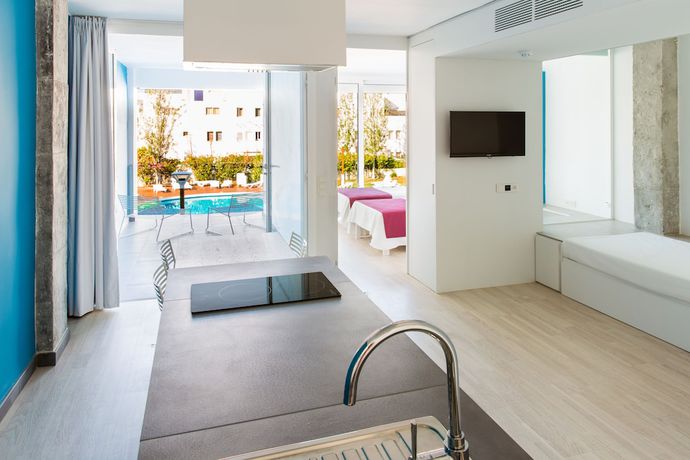 Imagen de la habitación del Apartahotel Ebano Hotel Apartments and Spa. Foto 11