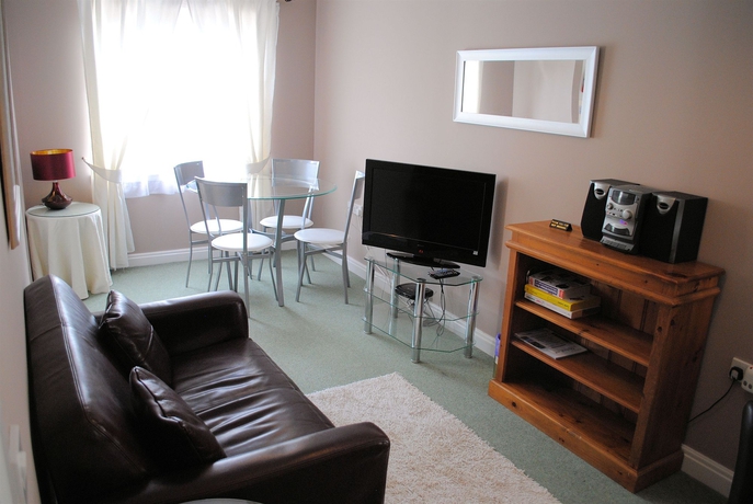 Imagen de los interiores del Apartahotel Edinburgh. Foto 15