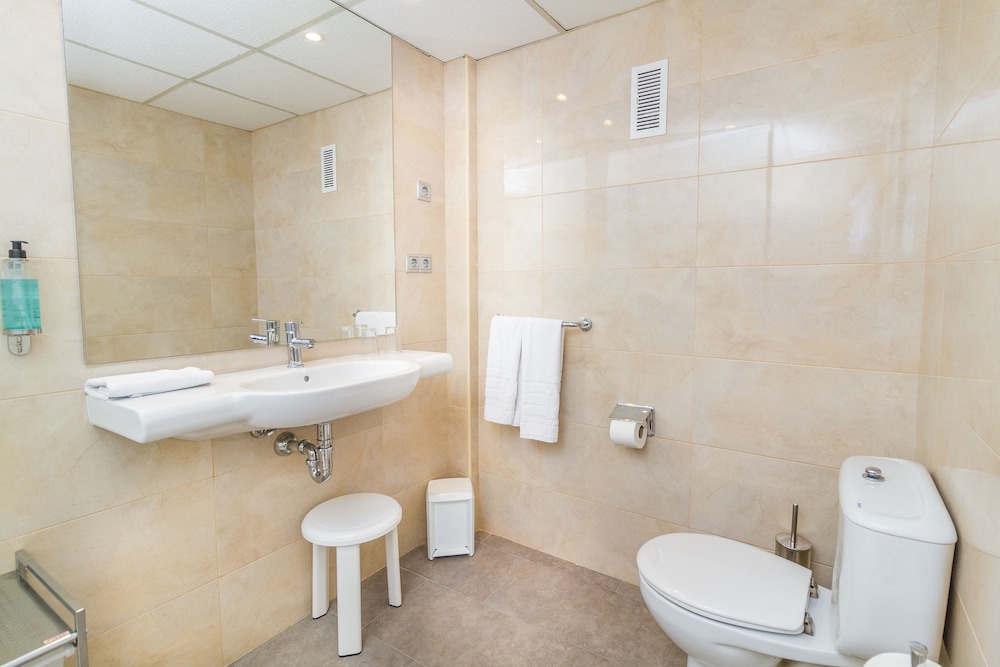 Imagen de la habitación del Apartahotel Eix Lagotel Holiday Resort. Foto 11