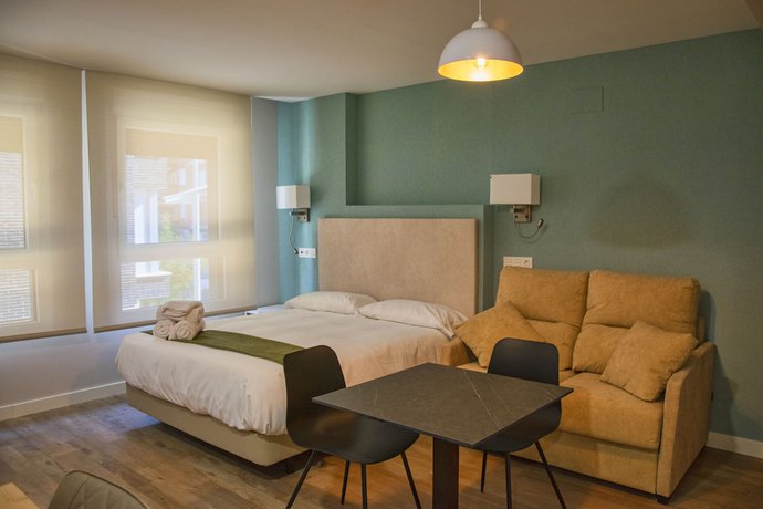 Imagen de la habitación del Apartahotel Essenzia de Castilla. Foto 2
