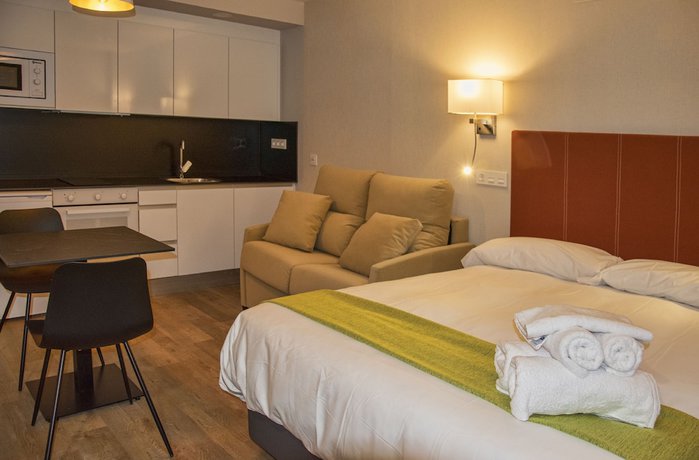 Imagen de la habitación del Apartahotel Essenzia de Castilla. Foto 3