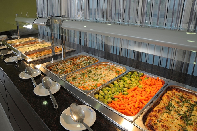 Imagen del bar/restaurante del Apartahotel Euronapa. Foto 6