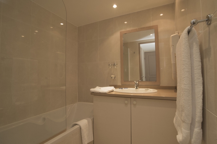 Imagen de la habitación del Apartahotel Excelsuites Residence. Foto 8