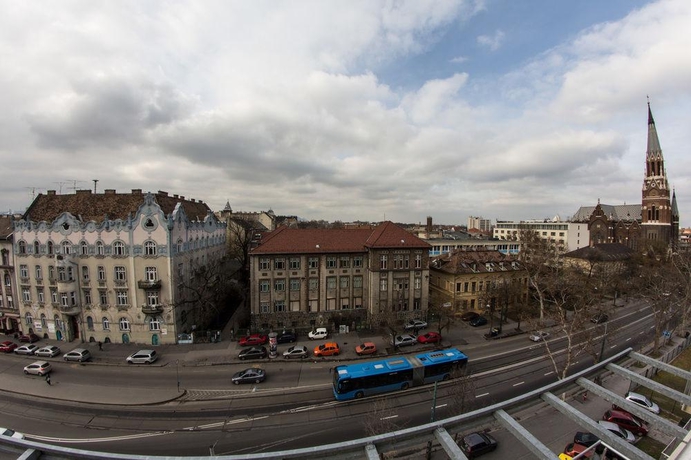 Imagen general del Apartahotel Far Home Apartments. Foto 2