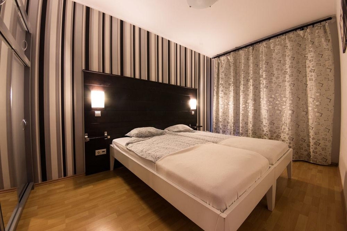 Imagen general del Apartahotel Far Home Apartments. Foto 5