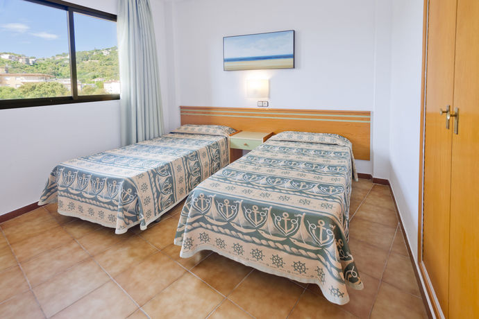 Imagen de la habitación del Apartahotel GHT Tossa Park. Foto 2