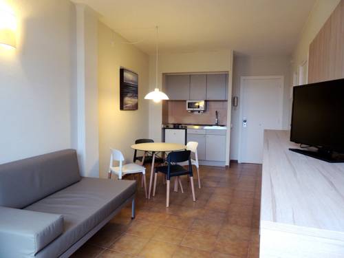 Imagen de la habitación del Apartahotel GHT Tossa Park. Foto 4