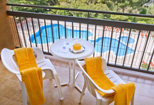 Imagen de la habitación del Apartahotel GHT Tossa Park. Foto 8