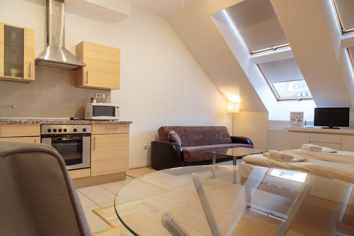 Imagen de los interiores del Apartahotel GOZSDU COURT. Foto 5