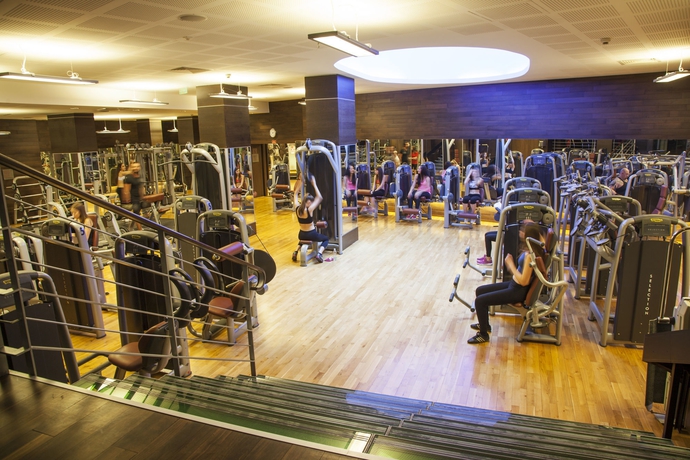 Imagen de los interiores del Apartahotel GOZSDU COURT. Foto 13