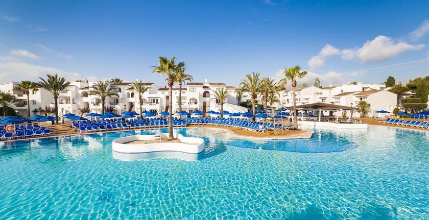 Imagen de la piscina del Apartahotel Globales Bouganvilla. Foto 22