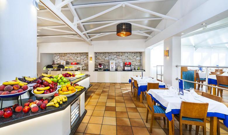 Imagen del bar/restaurante del Apartahotel Globales Bouganvilla. Foto 5