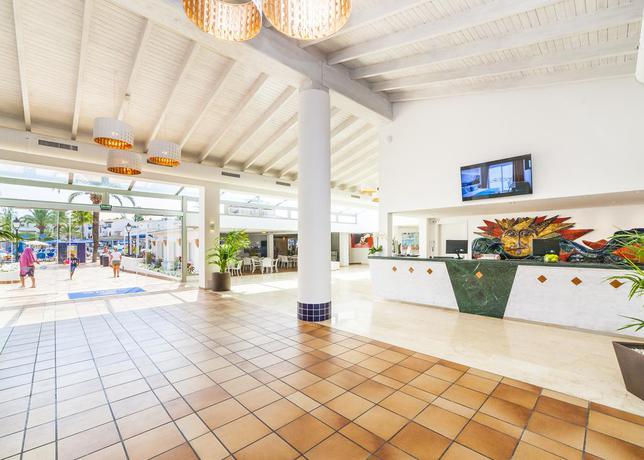 Imagen de los interiores del Apartahotel Globales Bouganvilla. Foto 18