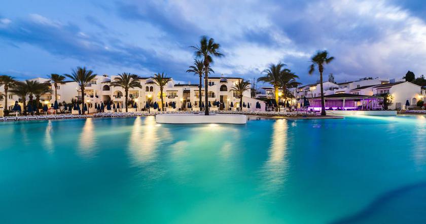 Imagen de la piscina del Apartahotel Globales Bouganvilla. Foto 25