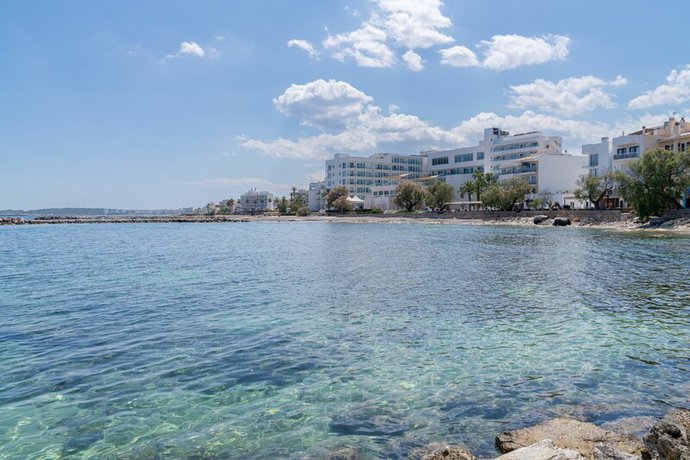 Imagen de los exteriores del Apartahotel Globales Isabel. Foto 9