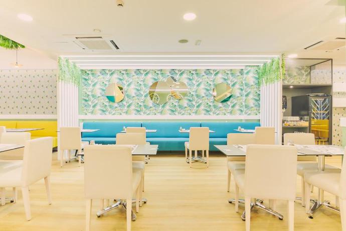 Imagen del bar/restaurante del Apartahotel Gloria Izaro Club Hotel. Foto 2