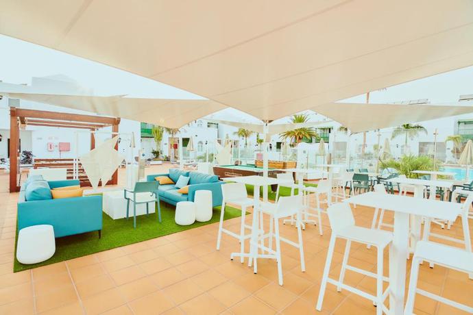 Imagen del bar/restaurante del Apartahotel Gloria Izaro Club Hotel. Foto 3