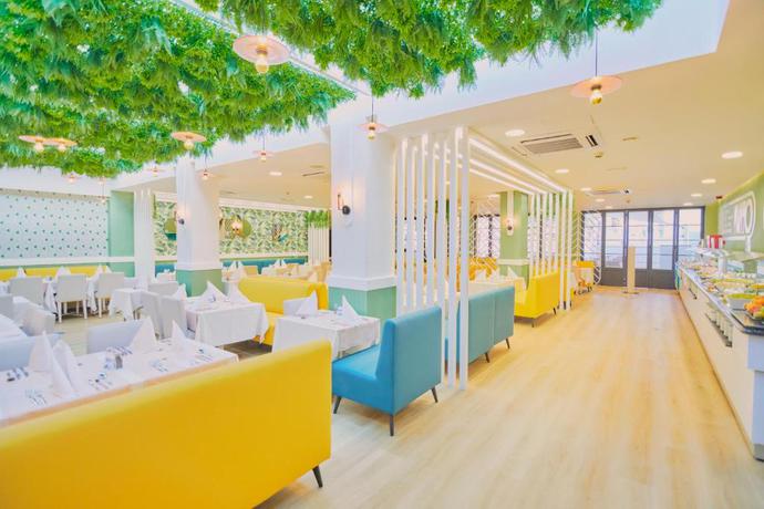 Imagen del bar/restaurante del Apartahotel Gloria Izaro Club Hotel. Foto 4