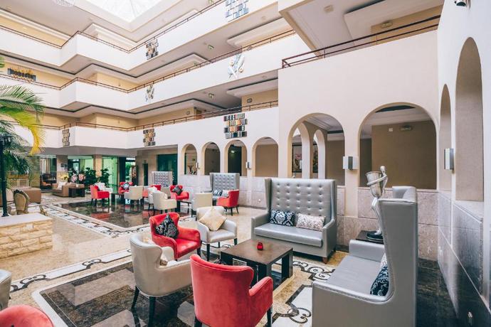 Imagen general del Apartahotel Grand Muthu Forte Da Oura. Foto 14