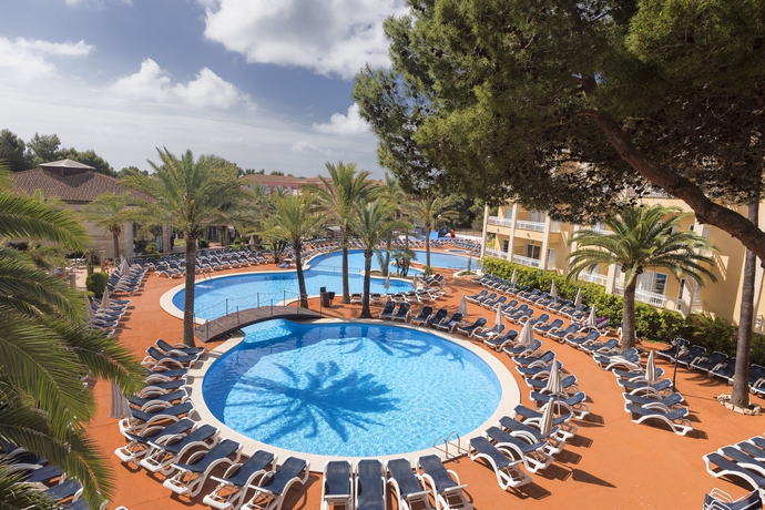 Imagen de la piscina del Apartahotel Green Garden Aparthotel. Foto 12