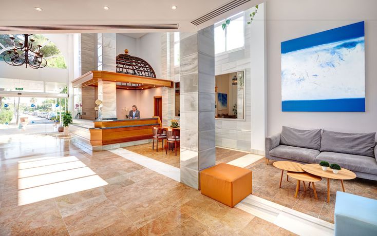 Imagen de los interiores del Apartahotel Grupotel Alcudia Suite. Foto 10