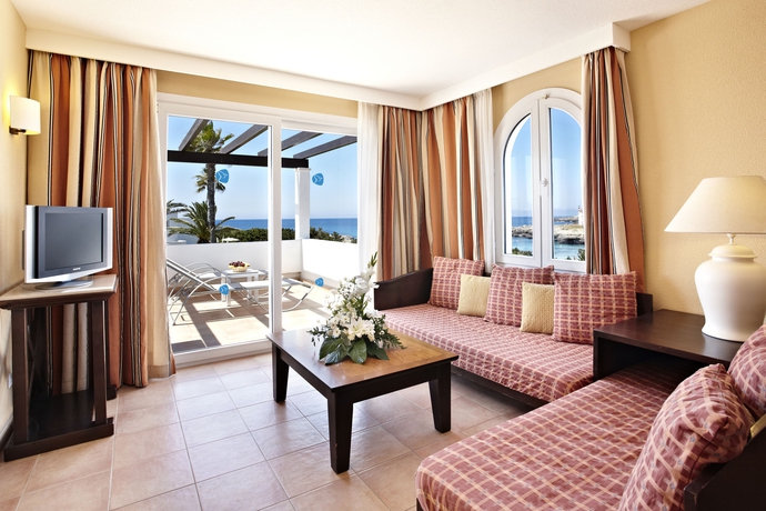 Imagen de la habitación del Apartahotel Grupotel Aldea Cala'n Bosch. Foto 7