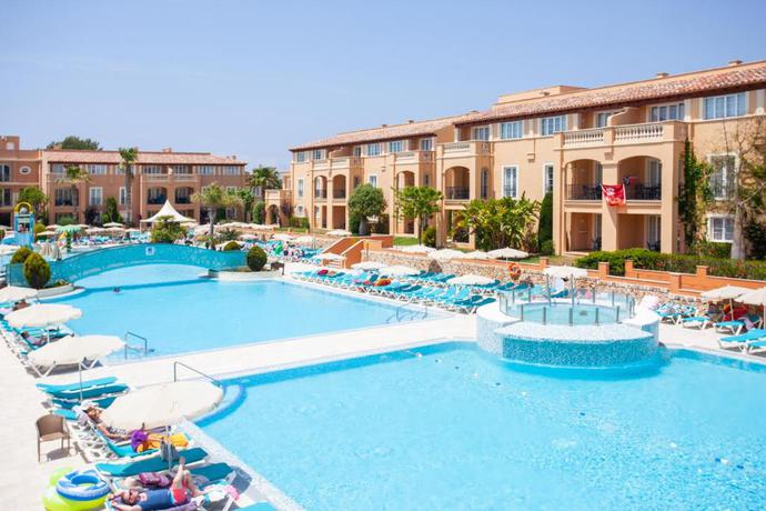 Imagen de la piscina del Apartahotel Grupotel Club Turquesa Mar. Foto 8